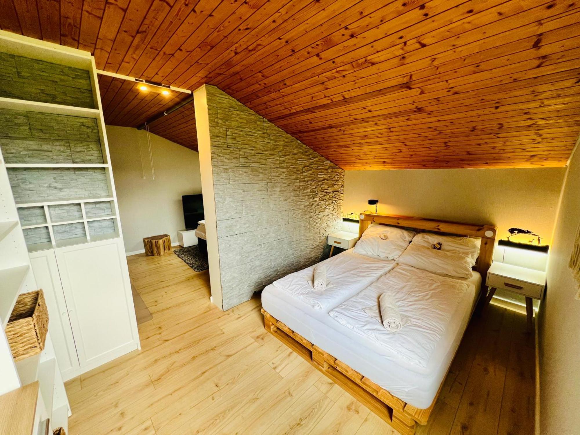 Mitten Im Schwarzwald Mit Infrarot-Sauna Und Garagenparkplatz โชนวัลด์ ภายนอก รูปภาพ